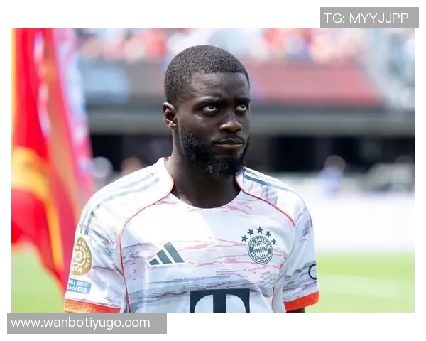 孔帕尼谈穆西亚拉缺阵并称于帕有望成为世界顶级后卫之一 孔帕尼谈穆西亚拉缺阵并称于帕有望成为世界顶级后卫之一